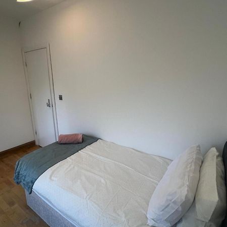 Good Priced Single Rooms In Northolt Zewnętrze zdjęcie