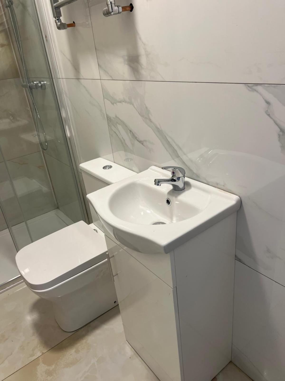 Good Priced Single Rooms In Northolt Zewnętrze zdjęcie