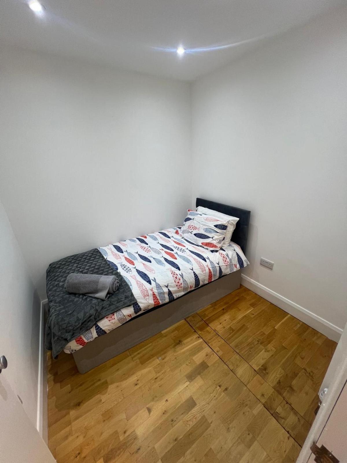 Good Priced Single Rooms In Northolt Zewnętrze zdjęcie