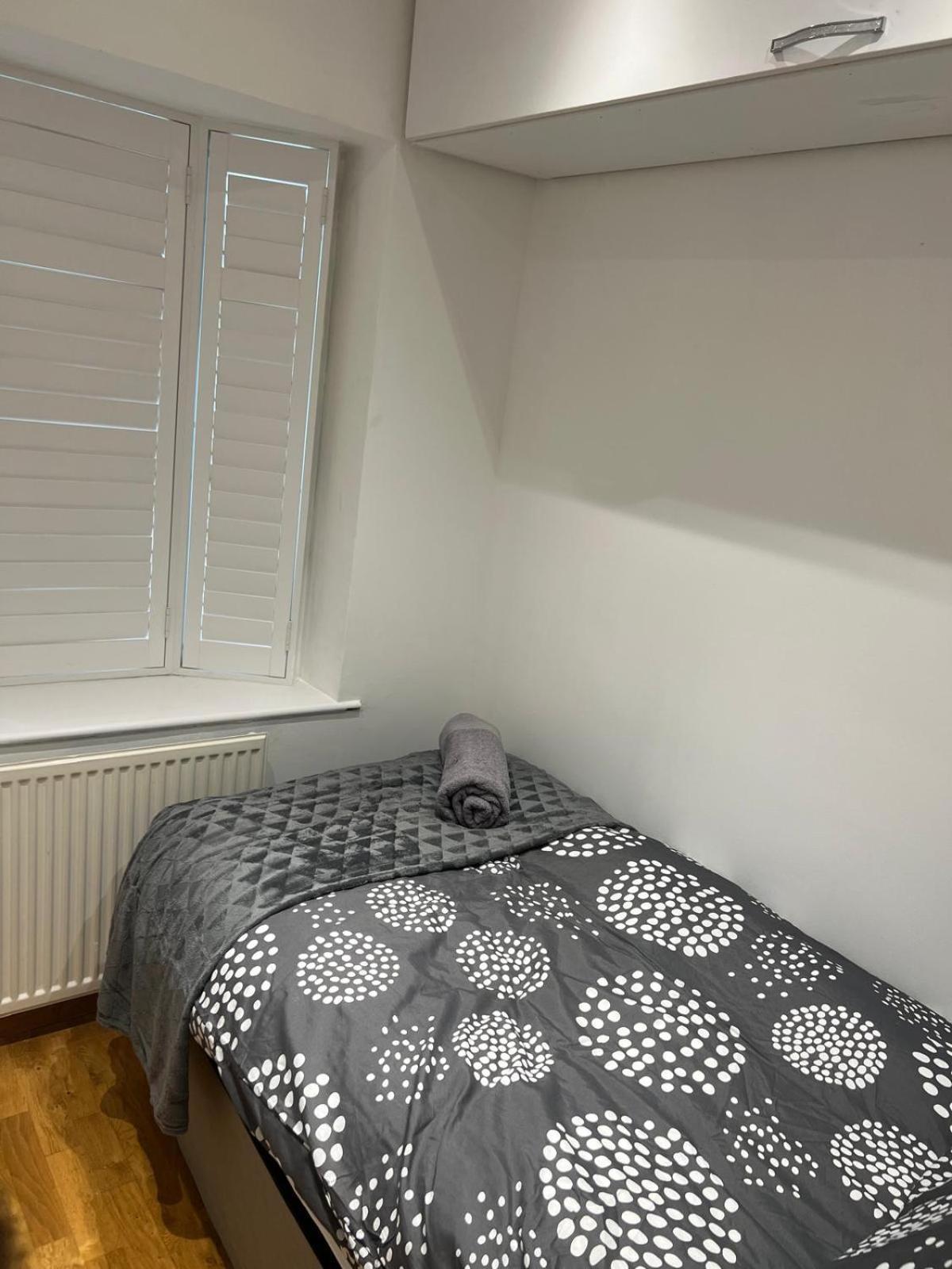 Good Priced Single Rooms In Northolt Zewnętrze zdjęcie