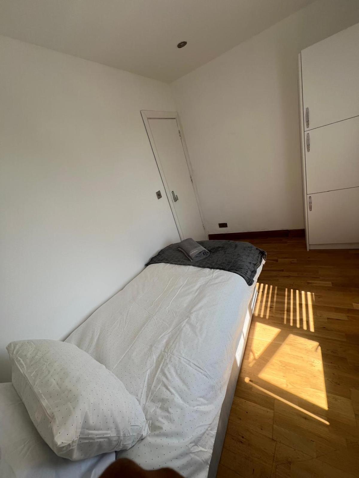 Good Priced Single Rooms In Northolt Zewnętrze zdjęcie