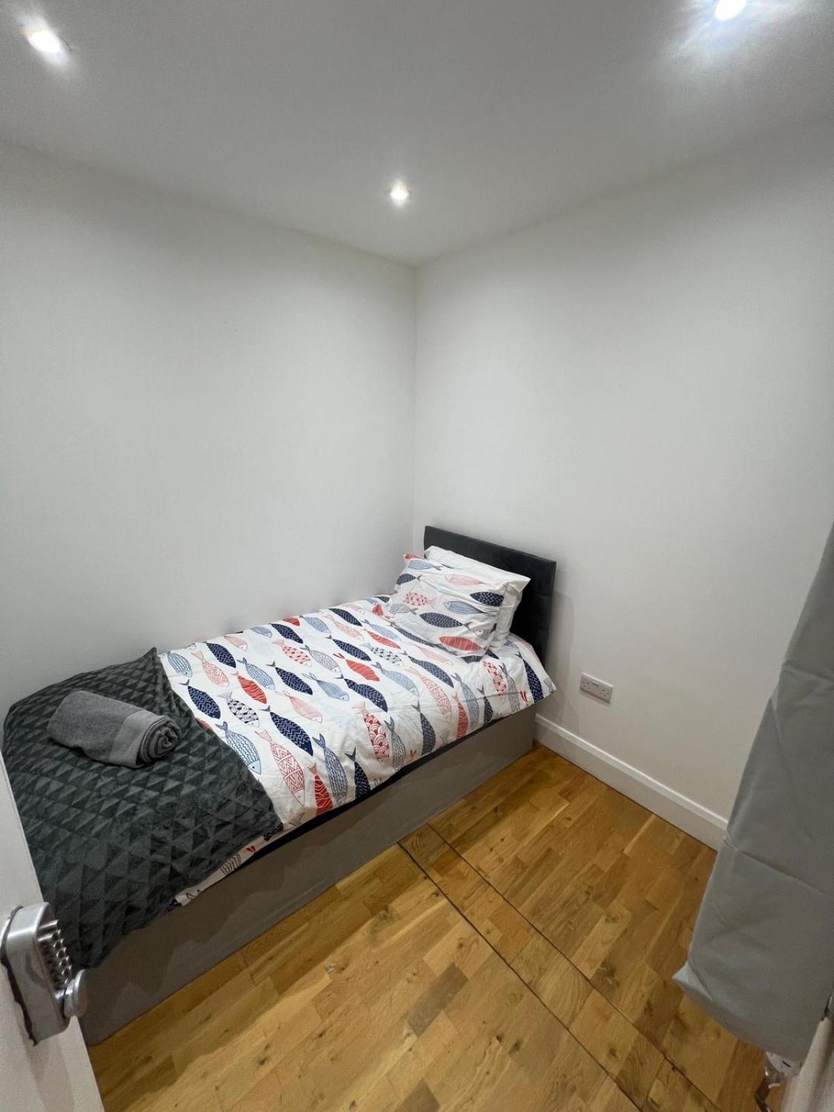Good Priced Single Rooms In Northolt Zewnętrze zdjęcie